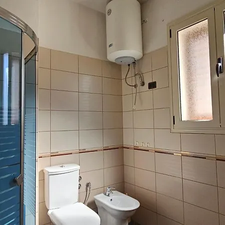 Klara's 3 Bdr Self-checkin Lungomare Apartment Vlore
