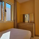 Klara's 3 Bdr Self-checkin Lungomare Appartement