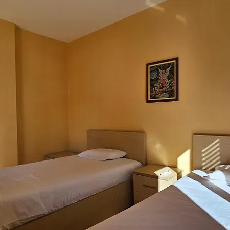 Klara's 3 Bdr Self-checkin Lungomare Διαμέρισμα