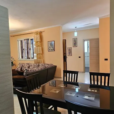 Klara's 3 Bdr Self-checkin Lungomare Διαμέρισμα *