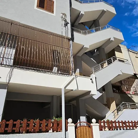 Apartamento Klara's 3 Bdr Self-checkin Lungomare