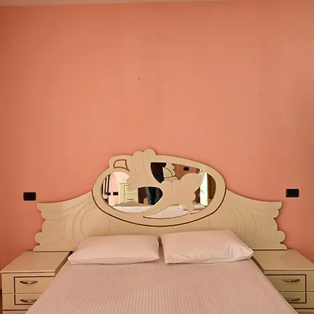 Klara's 3 Bdr Self-checkin Lungomare Vlorë