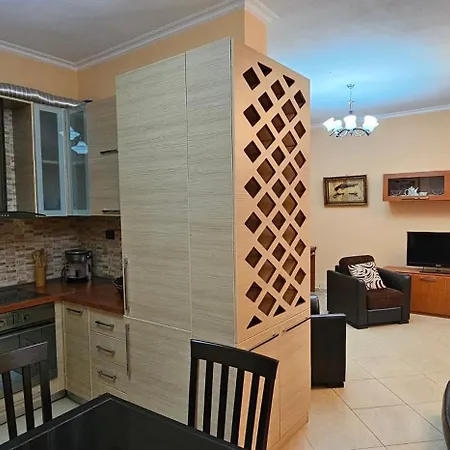 Klara's 3 Bdr Self-checkin Lungomare Διαμέρισμα