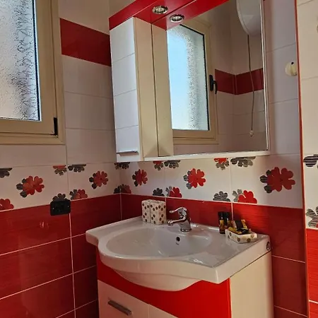 Klara's 3 Bdr Self-checkin Lungomare Διαμέρισμα