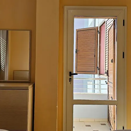 Διαμέρισμα Klara's 3 Bdr Self-checkin Lungomare *