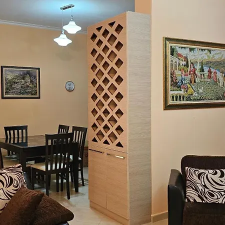 Klara's 3 Bdr Self-checkin Lungomare * Vlorë