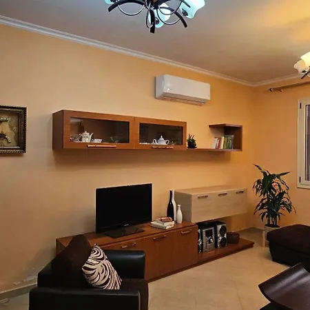 Klara's 3 Bdr Self-checkin Lungomare Διαμέρισμα Vlorë