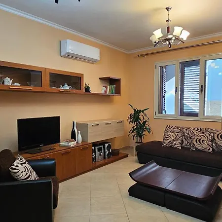 Klara's 3 Bdr Self-checkin Lungomare Vlorë