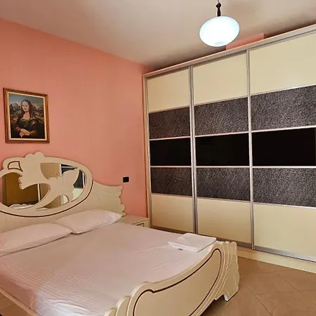 Klara's 3 Bdr Self-checkin Lungomare Διαμέρισμα *