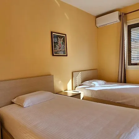 Διαμέρισμα Klara's 3 Bdr Self-checkin Lungomare