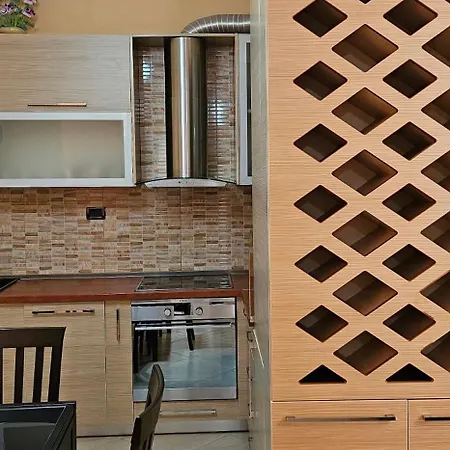 Klara's 3 Bdr Self-checkin Lungomare *