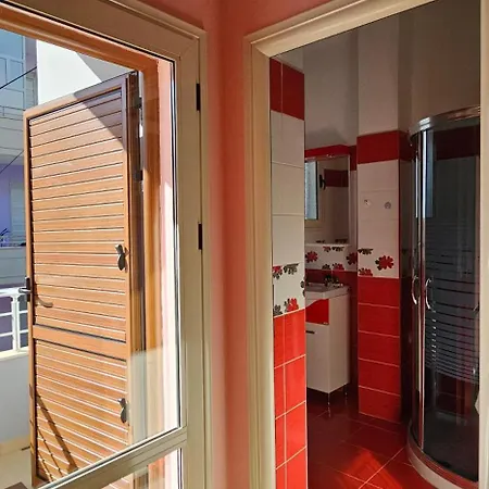 Klara's 3 Bdr Self-checkin Lungomare * Vlorë