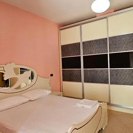 Klara's 3 Bdr Self-checkin Lungomare Διαμέρισμα *