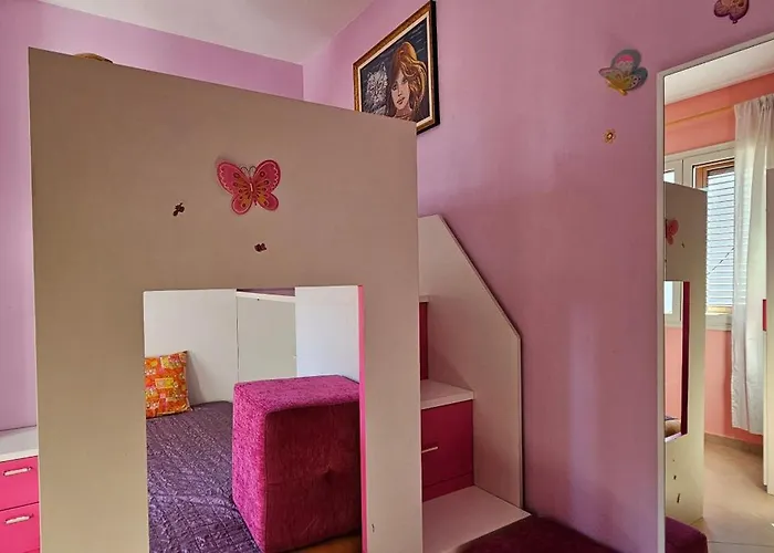 Klara's 3 Bdr Self-checkin Lungomare *