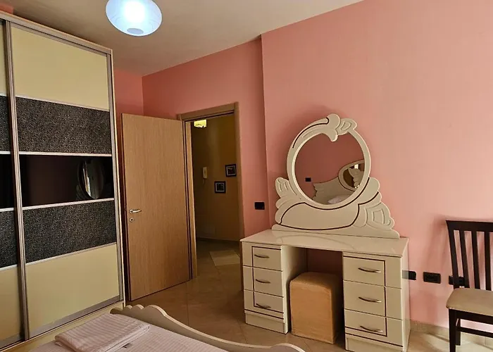 Klara's 3 Bdr Self-checkin Lungomare Apartamento