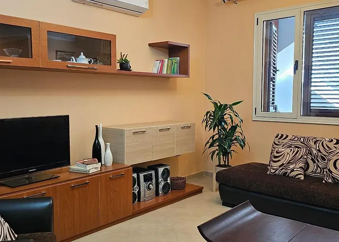 Klara's 3 Bdr Self-checkin Lungomare Apartamento *