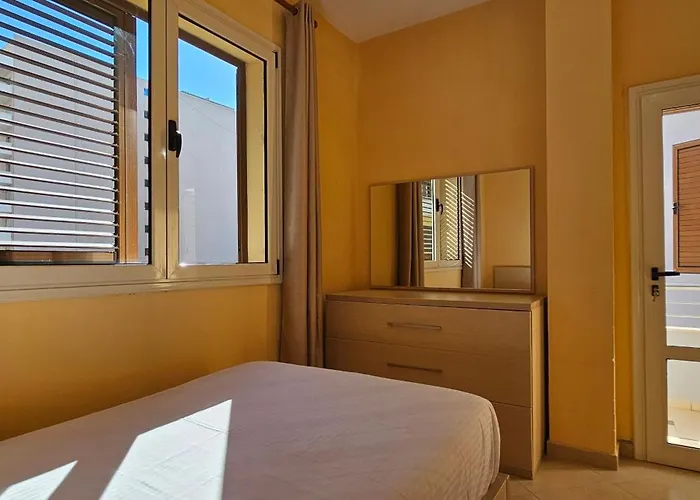 Klara's 3 Bdr Self-checkin Lungomare Apartamento