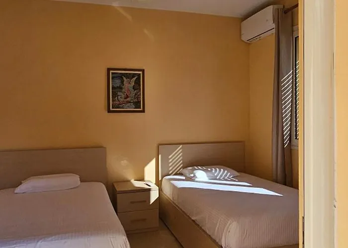 Klara's 3 Bdr Self-checkin Lungomare *