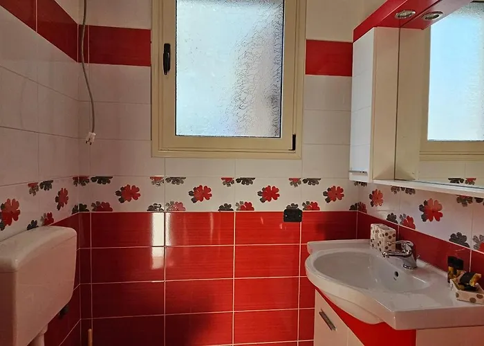 Klara's 3 Bdr Self-checkin Lungomare